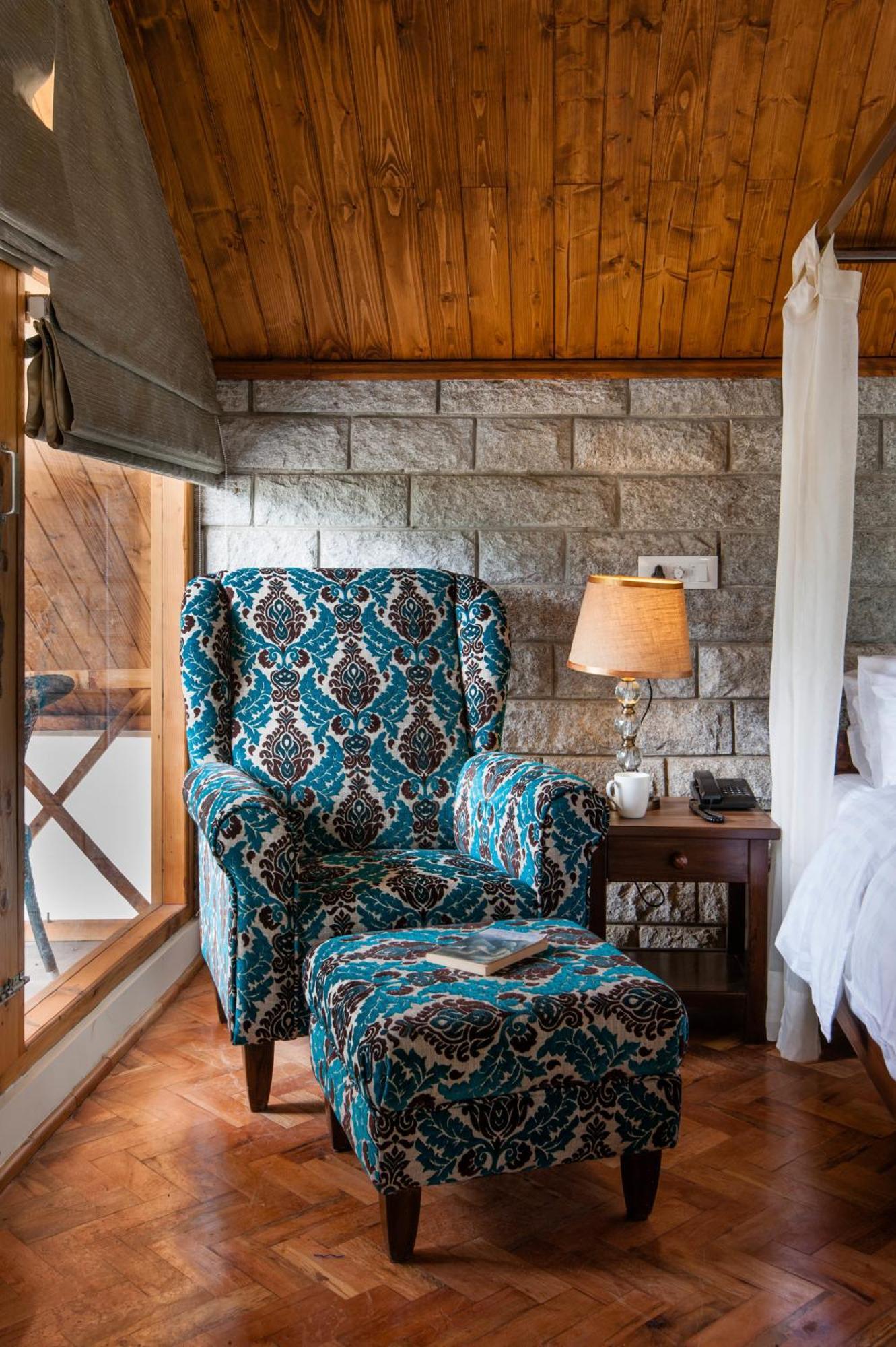 Larisa Resort Manali Room photo