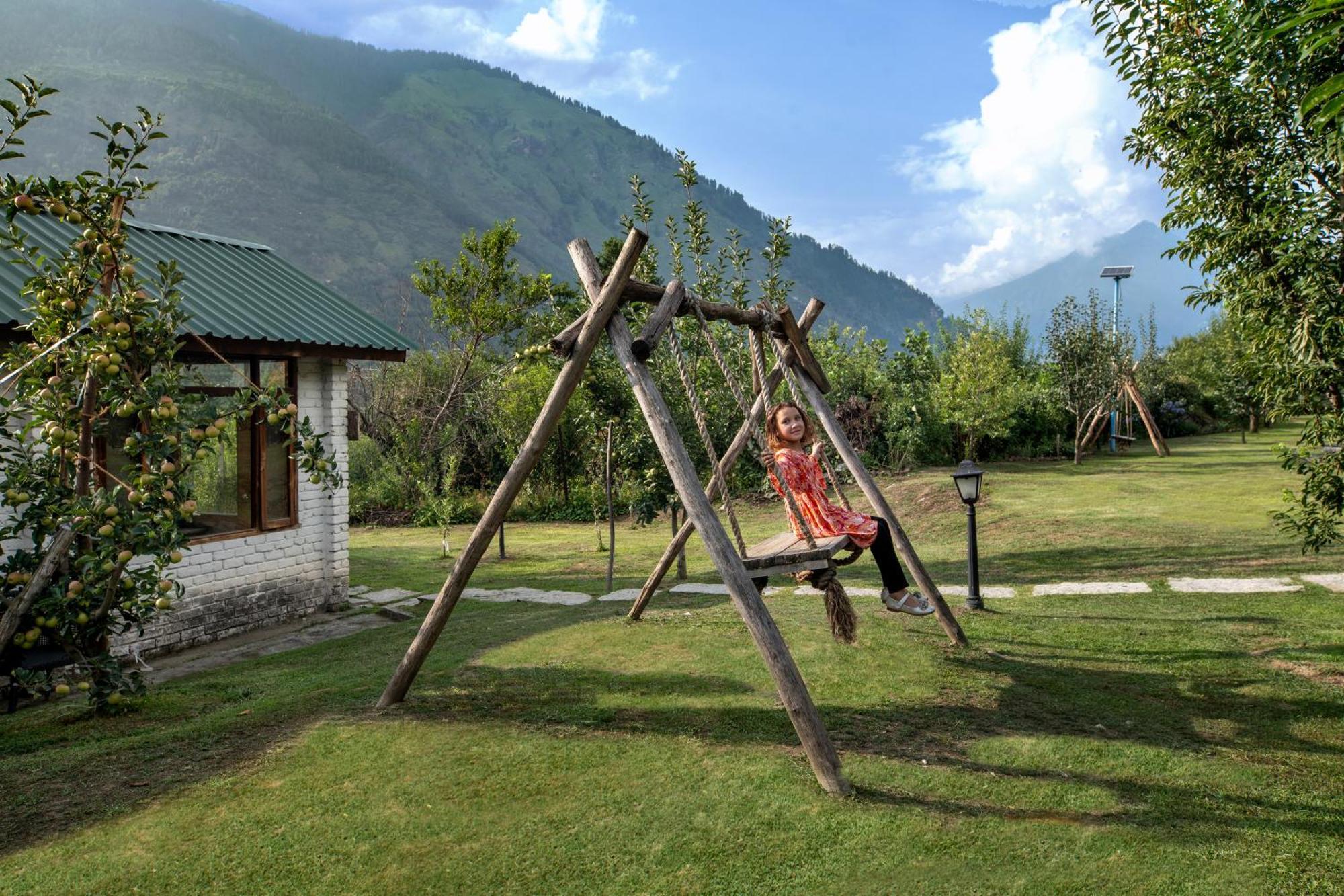 Larisa Resort Manali Exterior photo