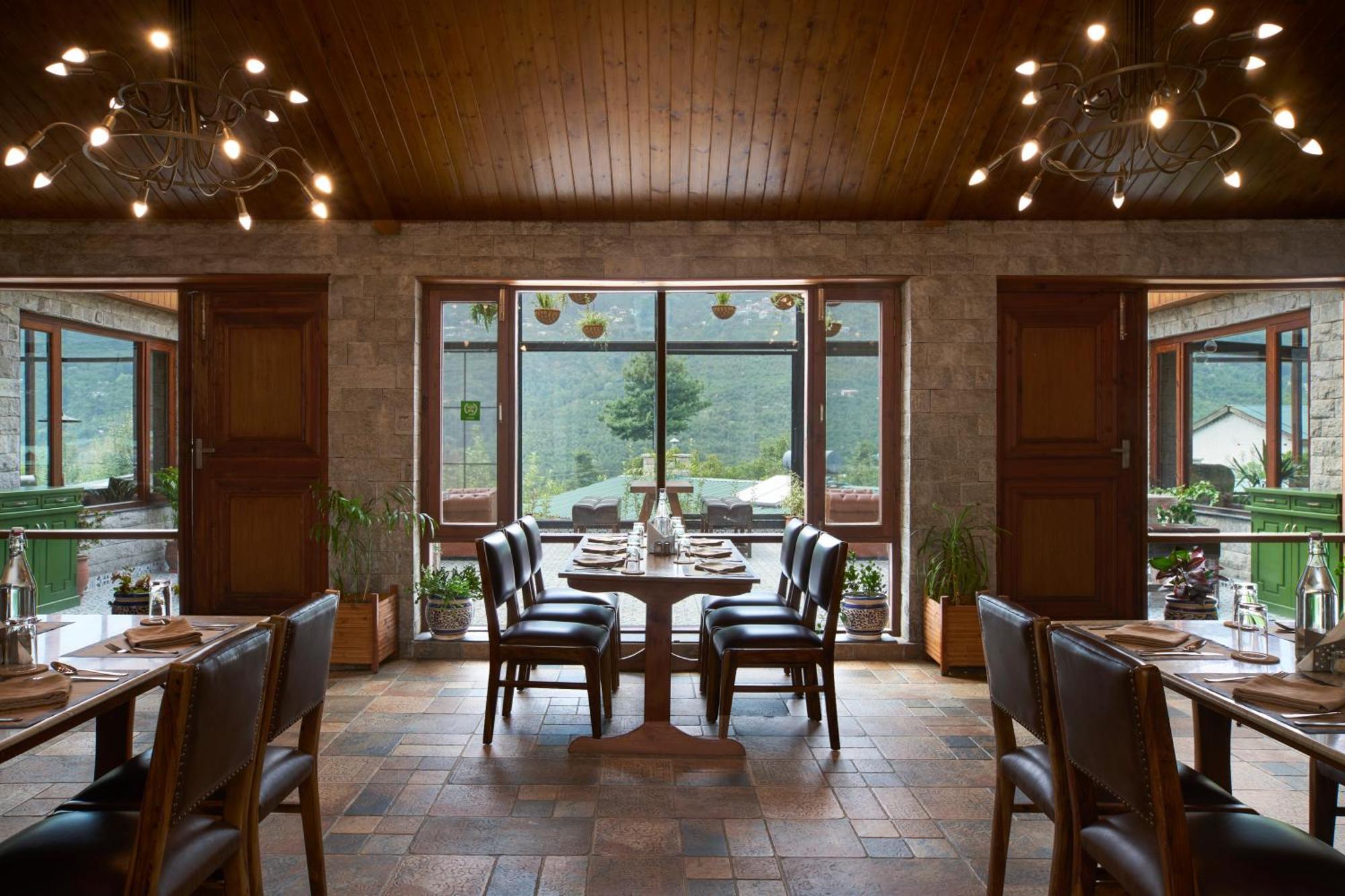 Larisa Resort Manali Exterior photo