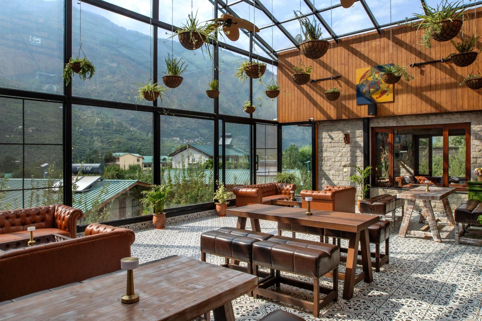 Larisa Resort Manali Exterior photo