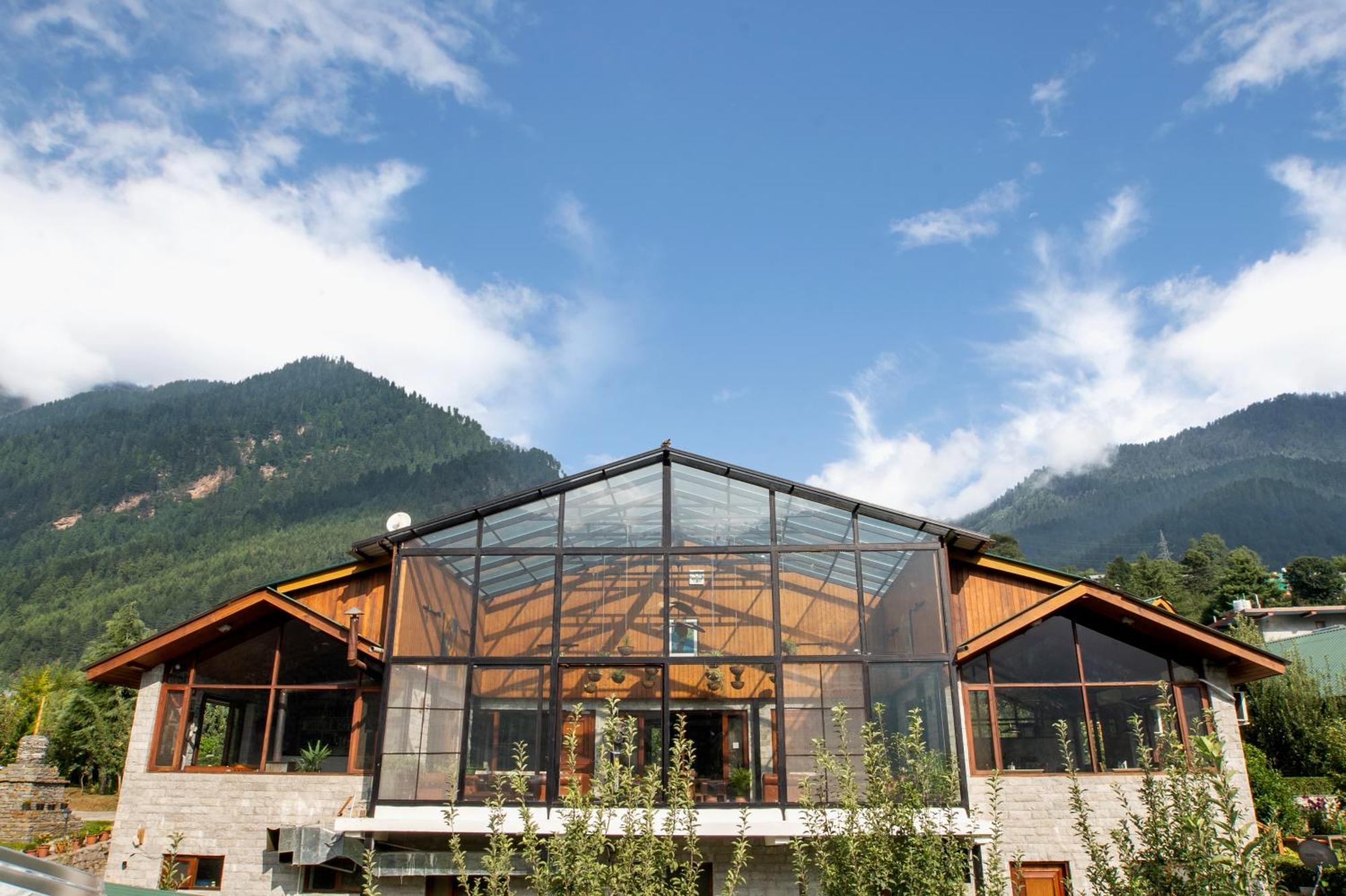 Larisa Resort Manali Exterior photo