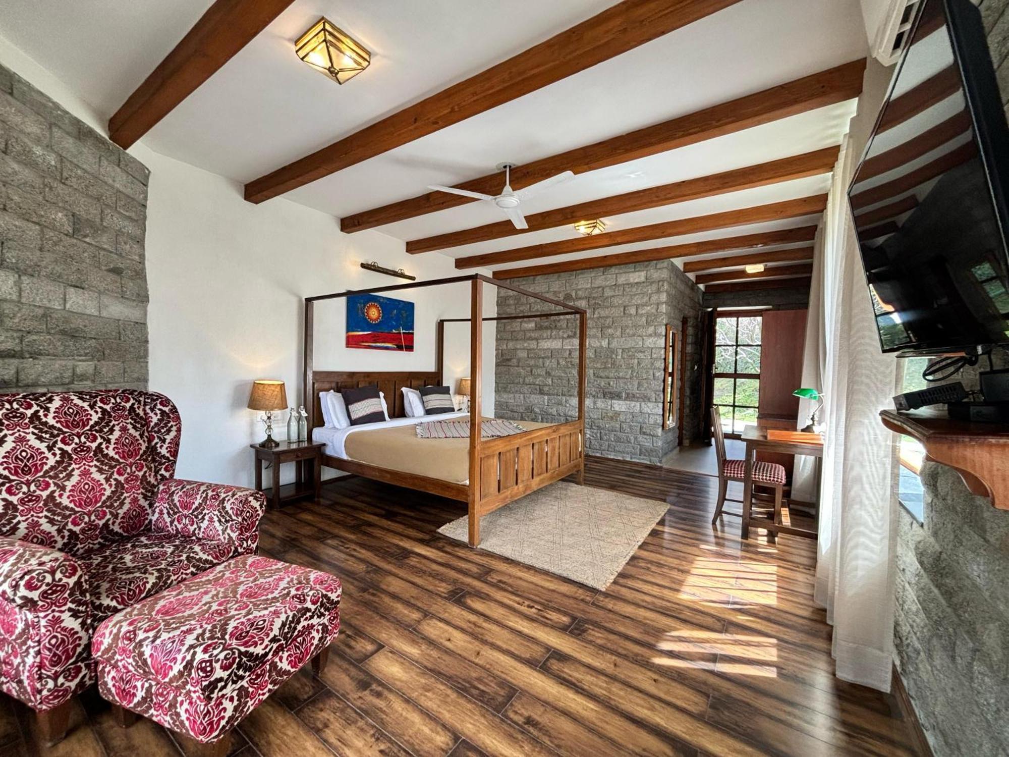 Larisa Resort Manali Exterior photo